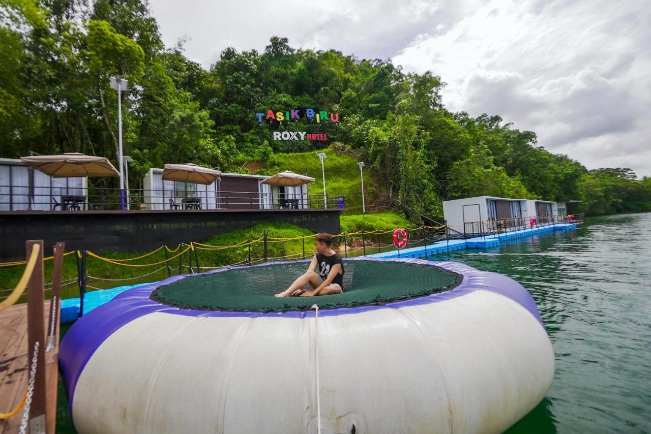 Roxy Tasik Biru Resort City Bau Buitenkant foto