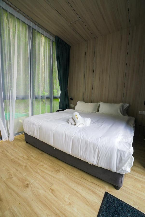 Roxy Tasik Biru Resort City Bau Buitenkant foto