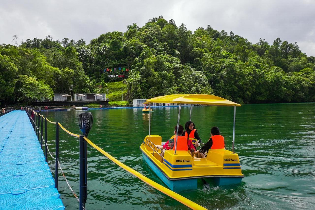 Roxy Tasik Biru Resort City Bau Buitenkant foto