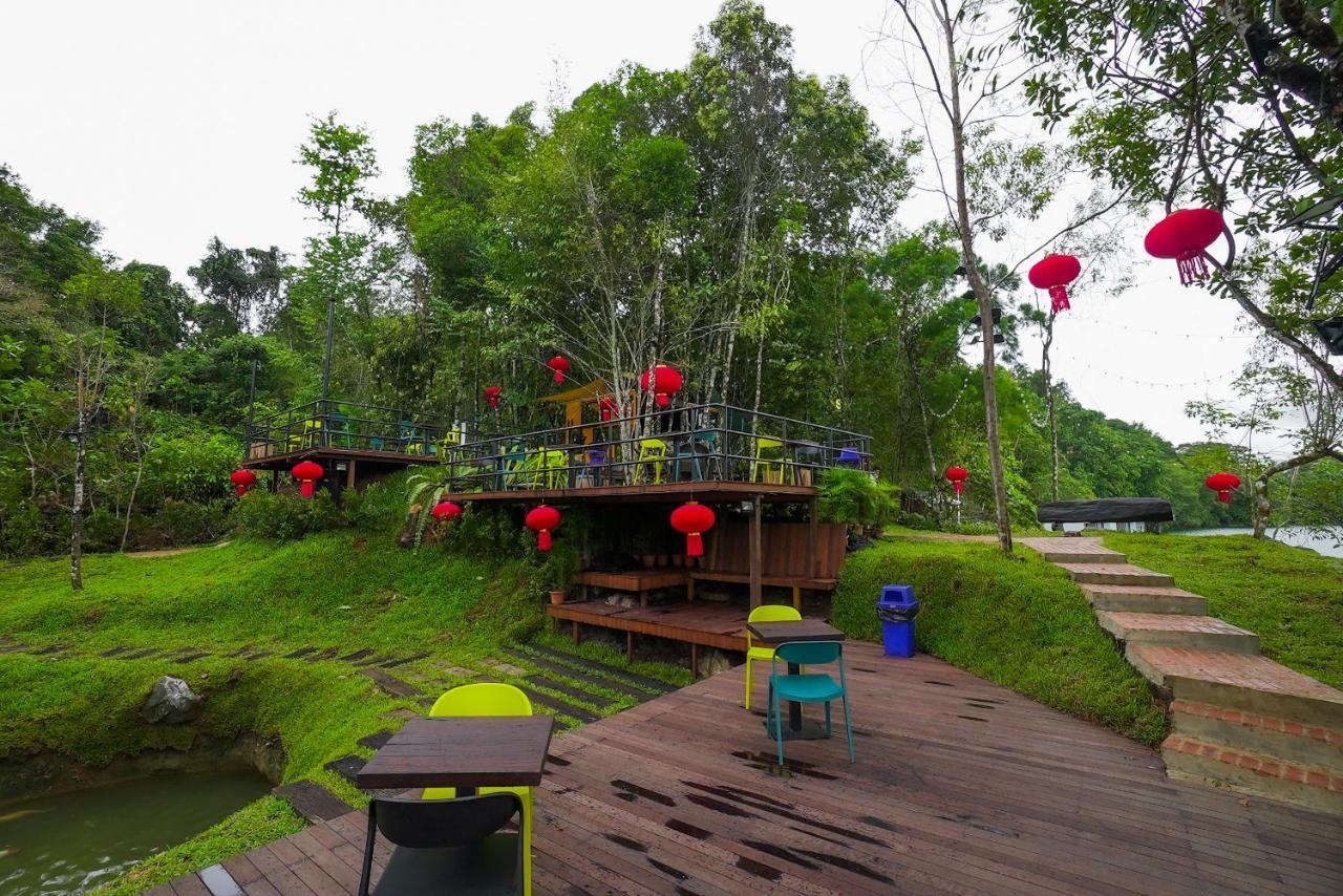 Roxy Tasik Biru Resort City Bau Buitenkant foto