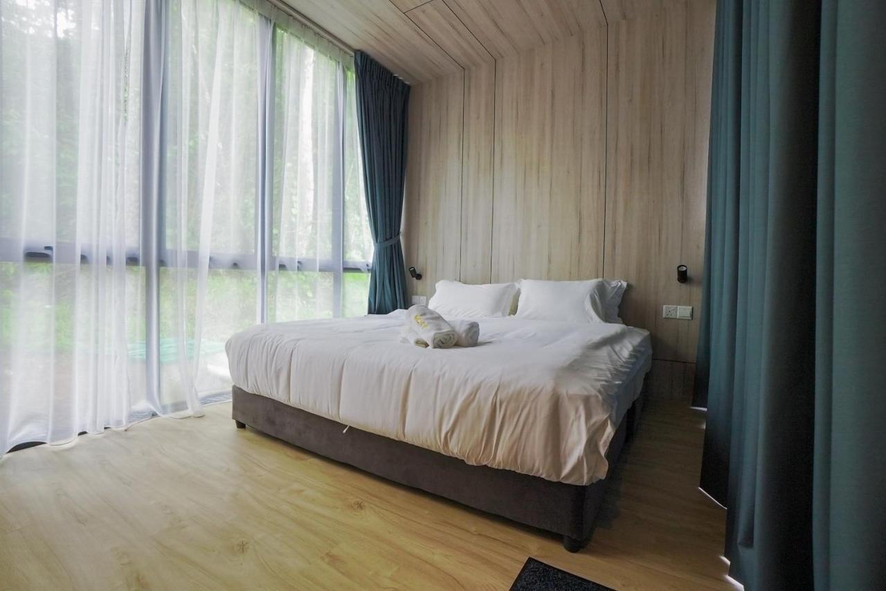 Roxy Tasik Biru Resort City Bau Buitenkant foto