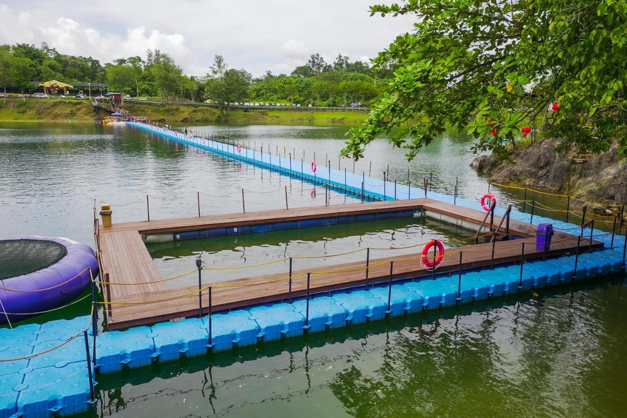 Roxy Tasik Biru Resort City Bau Buitenkant foto