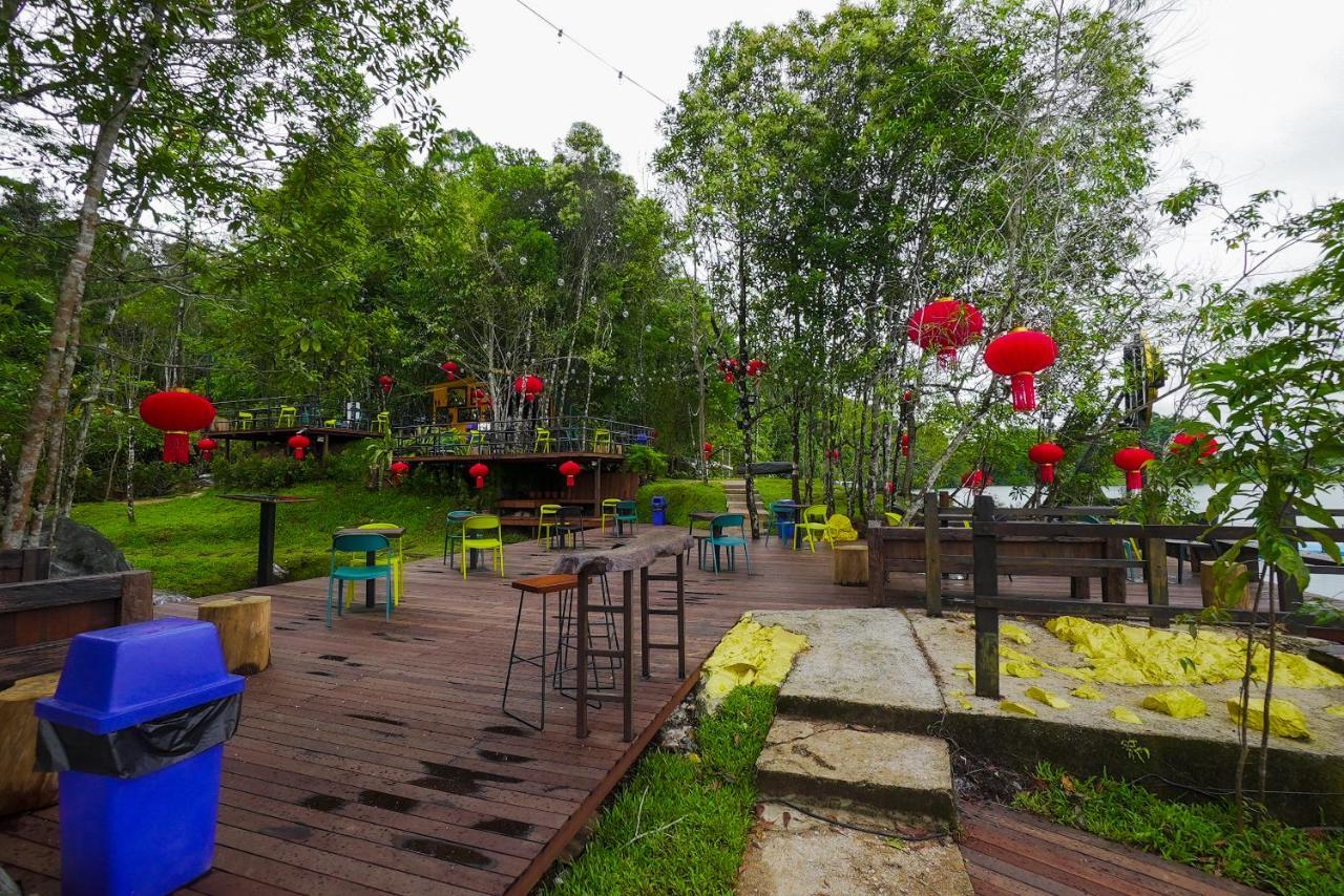 Roxy Tasik Biru Resort City Bau Buitenkant foto