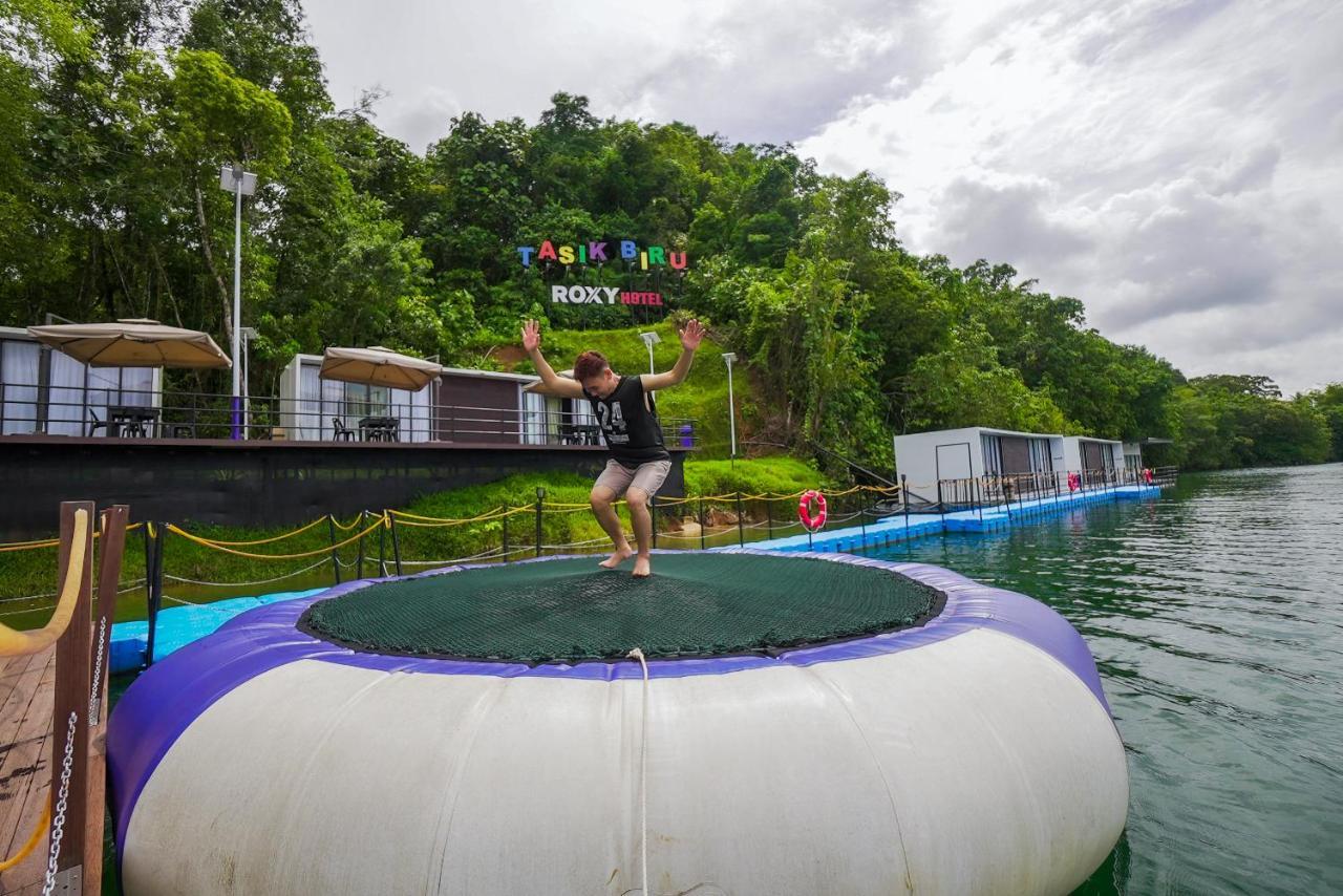 Roxy Tasik Biru Resort City Bau Buitenkant foto