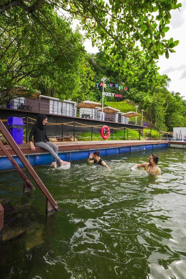 Roxy Tasik Biru Resort City Bau Buitenkant foto